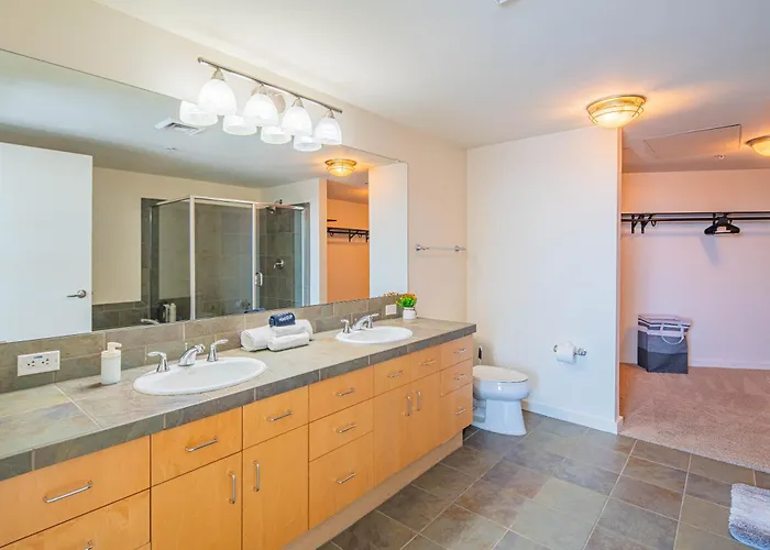 Apartamento Bright & Stylish 2br High-rise Pool Gym Access *