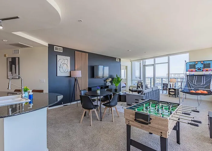 Apartamento Bright & Stylish 2br High-rise Pool Gym Access