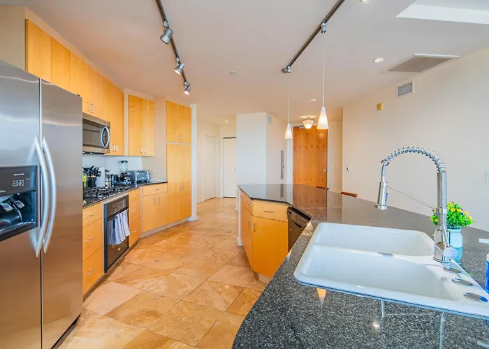 Apartamento Bright & Stylish 2br High-rise Pool Gym Access *